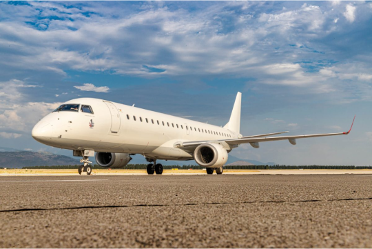 Embraer 190 jet